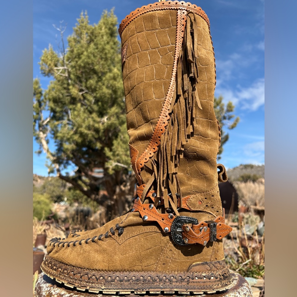 El Vaquero Silverstone Suede Fringed Tall Wedge Belted Moccasin Boots - Picture 3 of 16